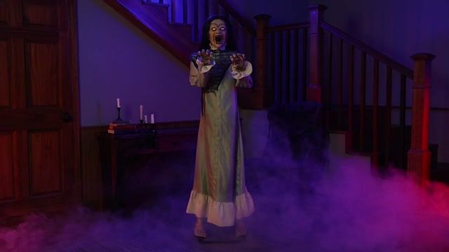 Possessed and petrifying, Exorcism Emily Broken Girl Animatronic writhes, twists, and screams her way into your worst nightmares. Standing at 5.5 FT, with bone-cracking movements and haunting sounds, she’s the ultimate scare for serious Halloween haunters.