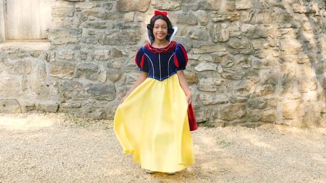 FUN1903CH Snow White