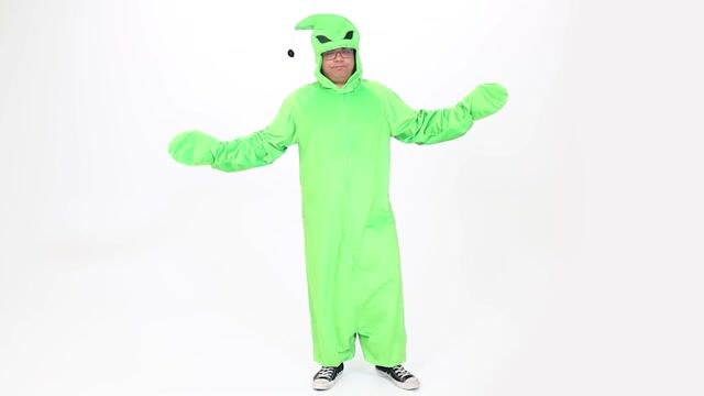 Bring Halloween Town to life with our Plus Size Deluxe Nightmare Before Christmas Green Oogie Boogie Costume. This iconic ensemble captures the sinister, yet playful vibe of Oogie Boogie, complete with creepy-crawly details. Perfect for fans of Tim Burton’s classic who want to make a spooky statement!