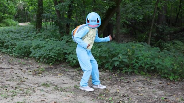 Perfect for Halloween, cosplay, or Pokémon-themed parties, this comfortable and playful Kid's Deluxe Pokémon Squirtle Costume allows your child to transform into their favorite Pokémon and make a splash.