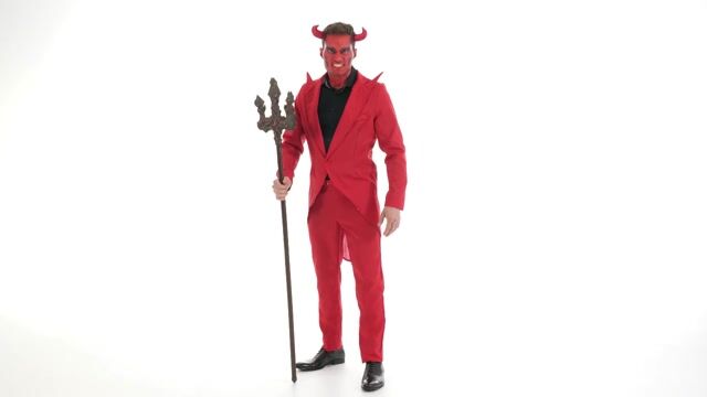 This Adult Red Suit Devil Costume is the kind of thing that Satan might wear out to the club. He's so fancy.