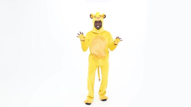 Roar into the spotlight and become the ruler of the Pride Lands in our exclusive Disney The Lion King Men's Simba Costume. Enjoy your Halloween while in comfort and style!
