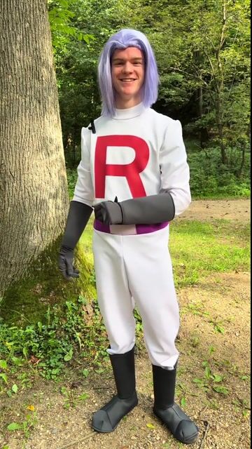 Ready to finally catch that pesky Pikachu? Ready to defeat Ash and his friends once and for all? Are you ready for... trouble? The Men's Deluxe Team Rocket James Costume from Pokémon makes it a cinch to step into the shoes—or should we say, jumpsuit?—of one of the series' most beloved antagonists.
